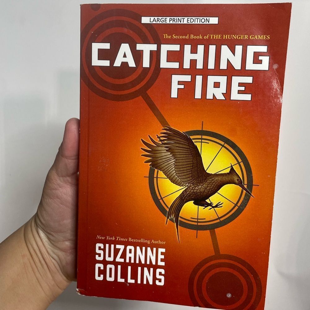 5 for $25🔥Catching Fire (The Hunger Games) (Large Print) by‎ Suzanne Collins